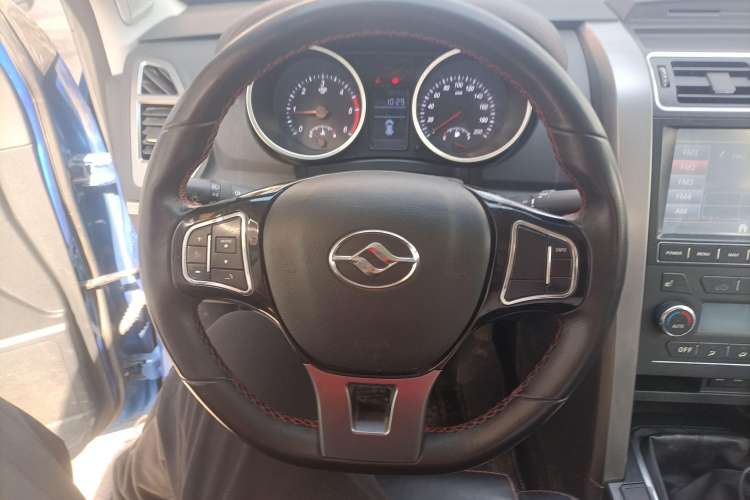 Used Huanghai N3 2017 2.5T Manual Two-Wheel Drive Sport Edition JE4D25Q5A Steering Wheel