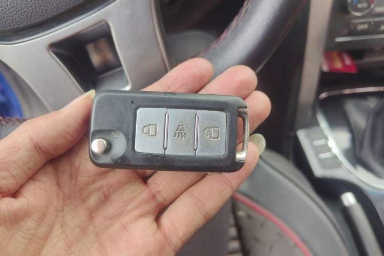 Used Huanghai N3 2017 2.4T Automatic Two-Wheel Drive Sport Edition 4K22D4T Vehicle Key