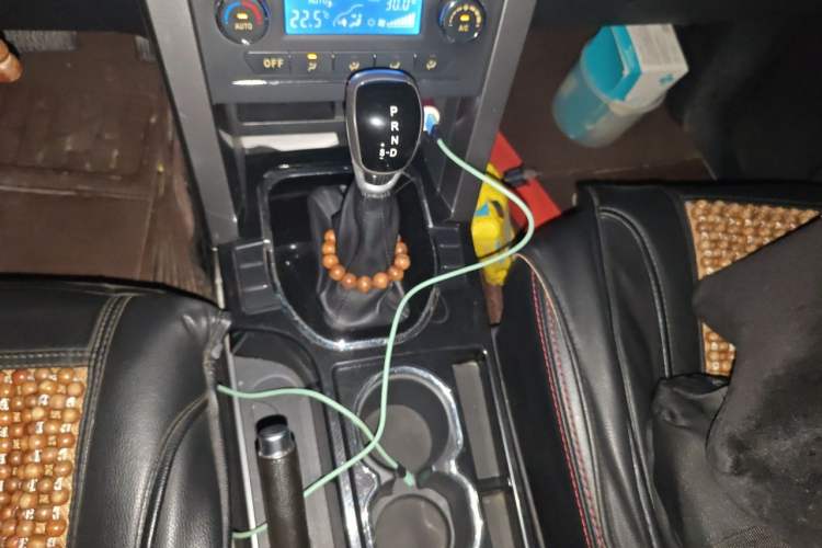 Used Huanghai N3 2017 2.4T Automatic Two-Wheel Drive Sport Edition 4K22D4T Gear Lever