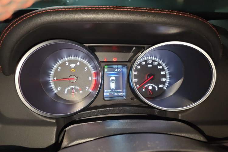 Used Huanghai N3 2017 2.4T Automatic Two-Wheel Drive Sport Edition 4K22D4T Instrument Cluster