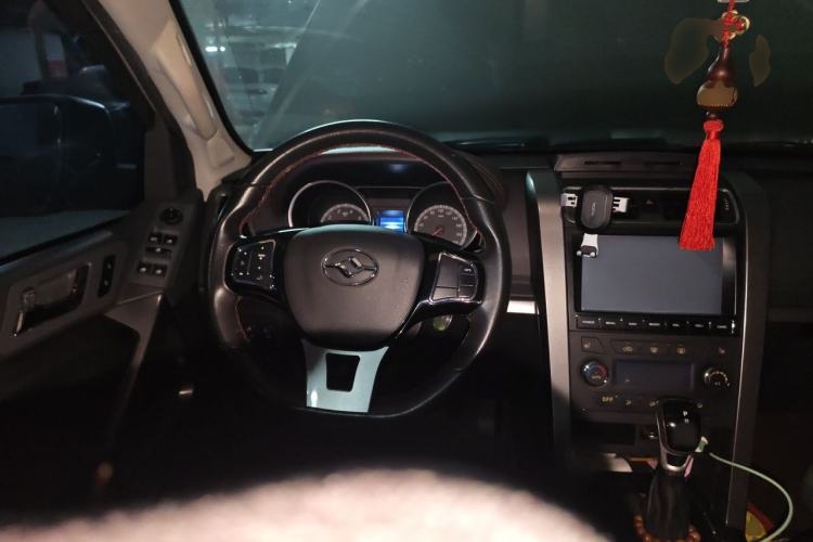 Used Huanghai N3 2017 2.4T Automatic Two-Wheel Drive Sport Edition 4K22D4T Steering Wheel