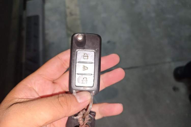 Used Huanghai N3 2017 2.4T Automatic Two-Wheel Drive Sport Edition 4K22D4T Vehicle Key