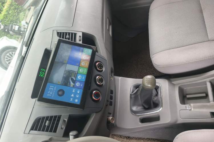 Used Huanghai N3 2017 2.4T Manual Two-Wheel Drive Sport Edition 4K22D4T Audio And AC Panel