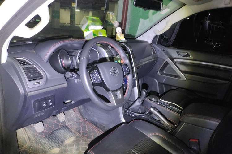 Used Huanghai N3 2017 2.5T Manual 4x4 Sport Edition JE4D25Q5A Center Console