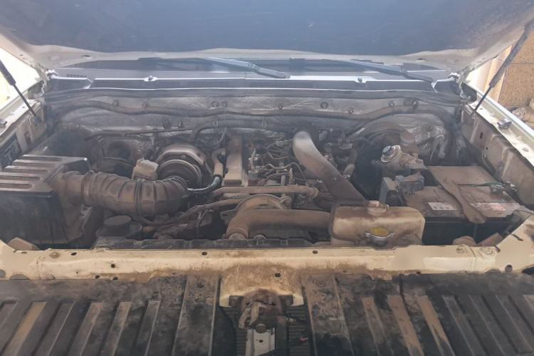 Used Huanghai N3 2017 2.5T Manual 4x4 Sport Edition XD25T5 Engine Bay