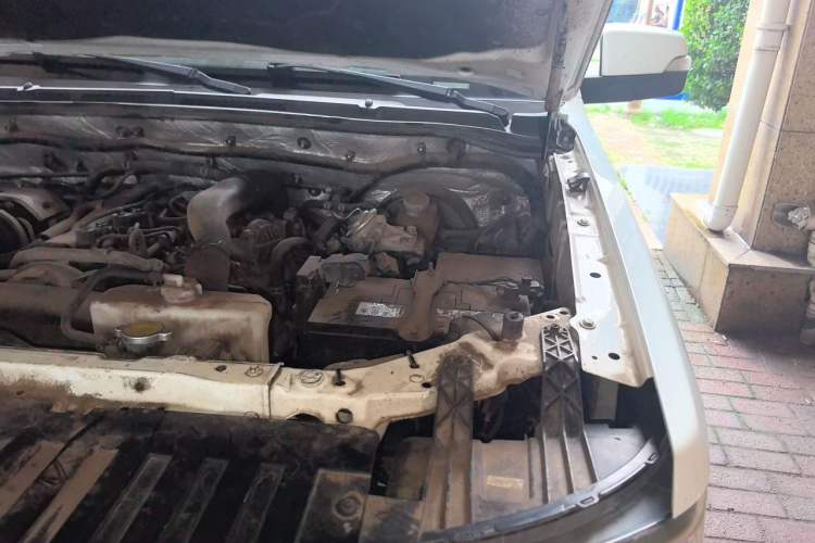 Used Huanghai N3 2017 2.5T Manual 4x4 Sport Edition XD25T5 Engine Bay Left