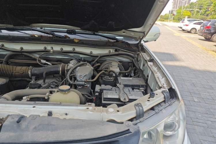 Used Huanghai N3  Engine Bay Left