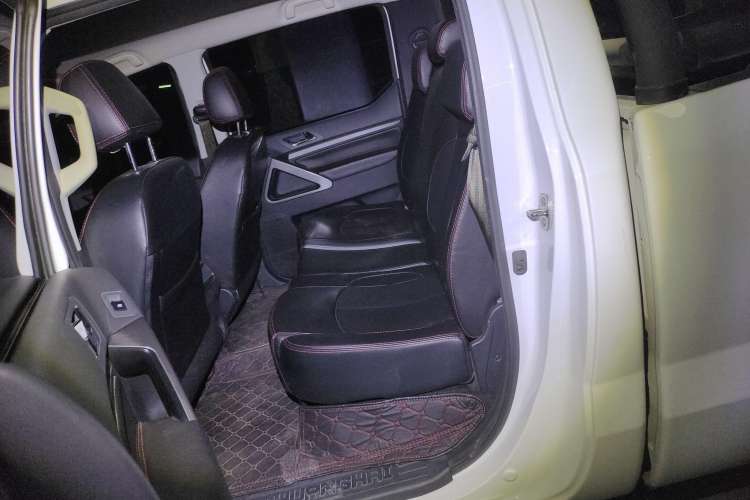 Used Huanghai N3 2017 2.5T Manual 4x4 Sport Edition JE4D25Q5A Left Rear Seat