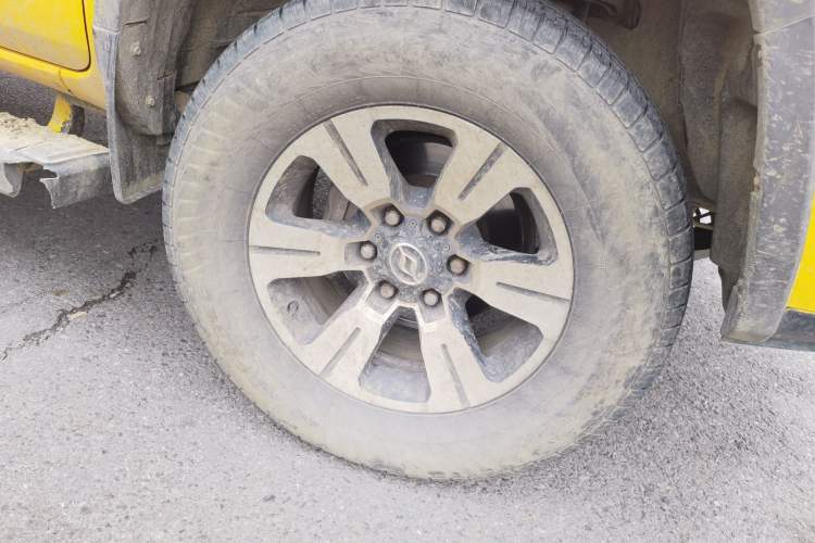 Used Huanghai N3 2017 2.4T Manual Two-Wheel Drive Sport Edition 4K22D4T Right Front Wheel Hub