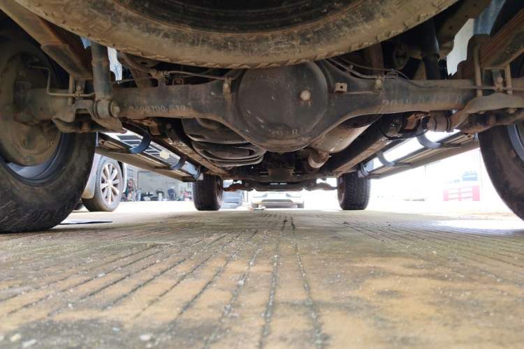 Used Huanghai N3 2018 2.4T Automatic 2WD Prestige Edition 4K22D4T Chassis Rear