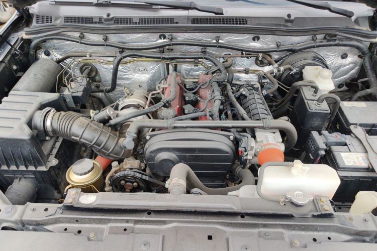 Used Huanghai N3 2018 2.4T Automatic 2WD Prestige Edition 4K22D4T Engine Bay