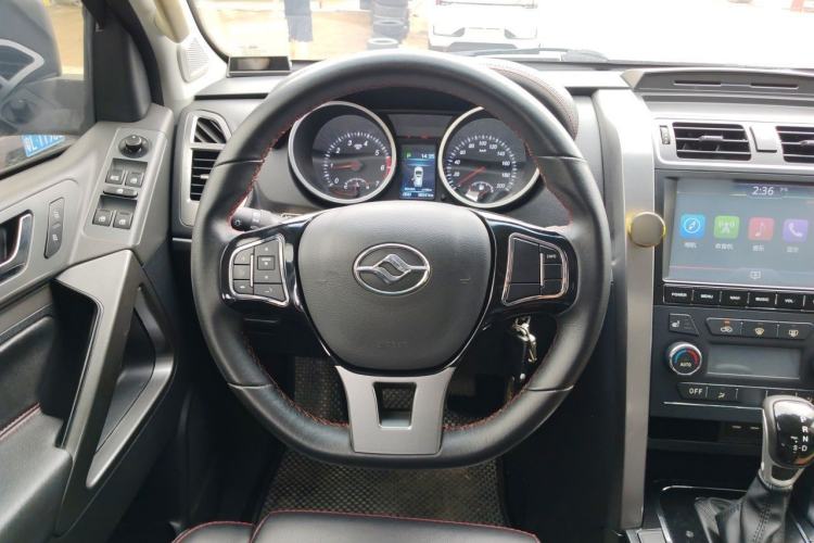Used Huanghai N3 2018 2.4T Automatic 2WD Prestige Edition 4K22D4T Steering Wheel
