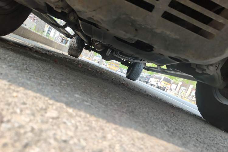 Used Huanghai N3 2018 2.4T Automatic 2WD Prestige Edition 4K22D4T Chassis Front