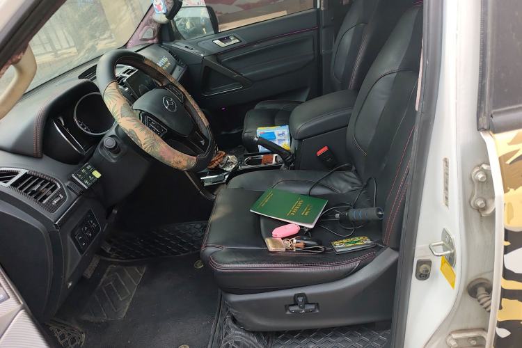 Used Huanghai N3 2018 2.4T Automatic 2WD Prestige Edition 4K22D4T Left Front Seat
