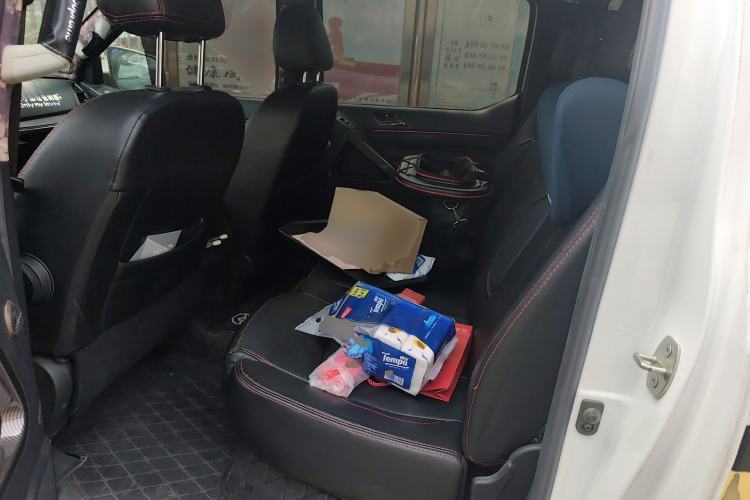 Used Huanghai N3 2018 2.4T Automatic 2WD Prestige Edition 4K22D4T Left Rear Seat