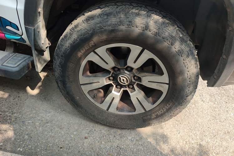 Used Huanghai N3 2018 2.4T Automatic 2WD Prestige Edition 4K22D4T Right Front Wheel Hub