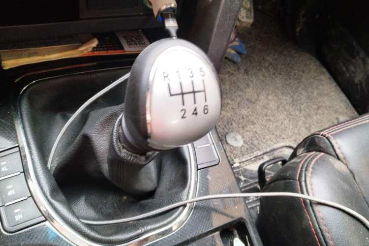 Used Huanghai N3 2018 2.5T Manual 4x4 Prestige Edition JE4D25Q5A Gear Lever