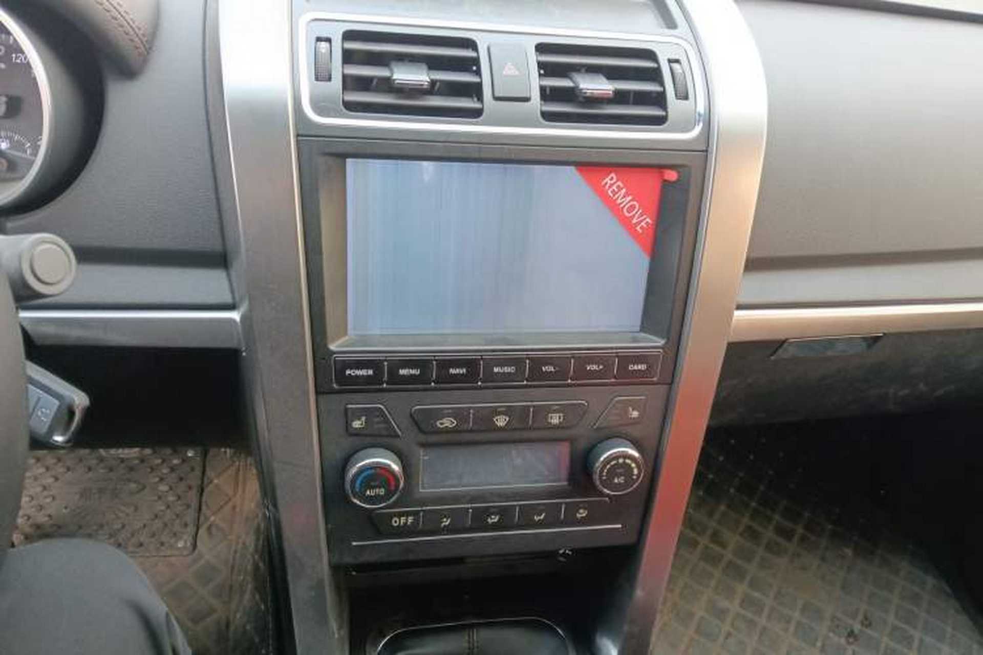 Used Huanghai N3 2019 2.4T Manual Two-Wheel Drive Sport Version China VI Standard 4K22D4T Audio And AC Panel