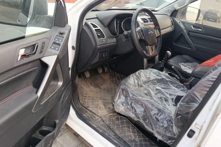 Used Huanghai N3 2019 2.4T Manual Two-Wheel Drive Sport Version China VI Standard 4K22D4T Driver Seat