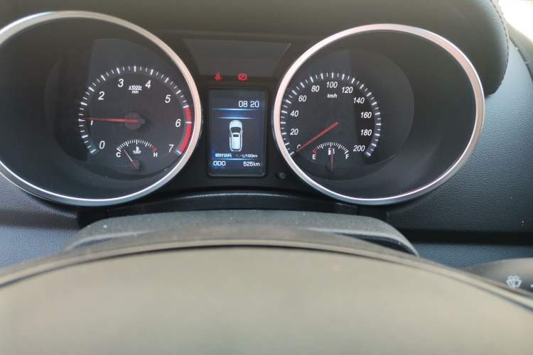 Used Huanghai N3 2019 2.4T Manual Two-Wheel Drive Sport Version China VI Standard 4K22D4T Odometer Close Up
