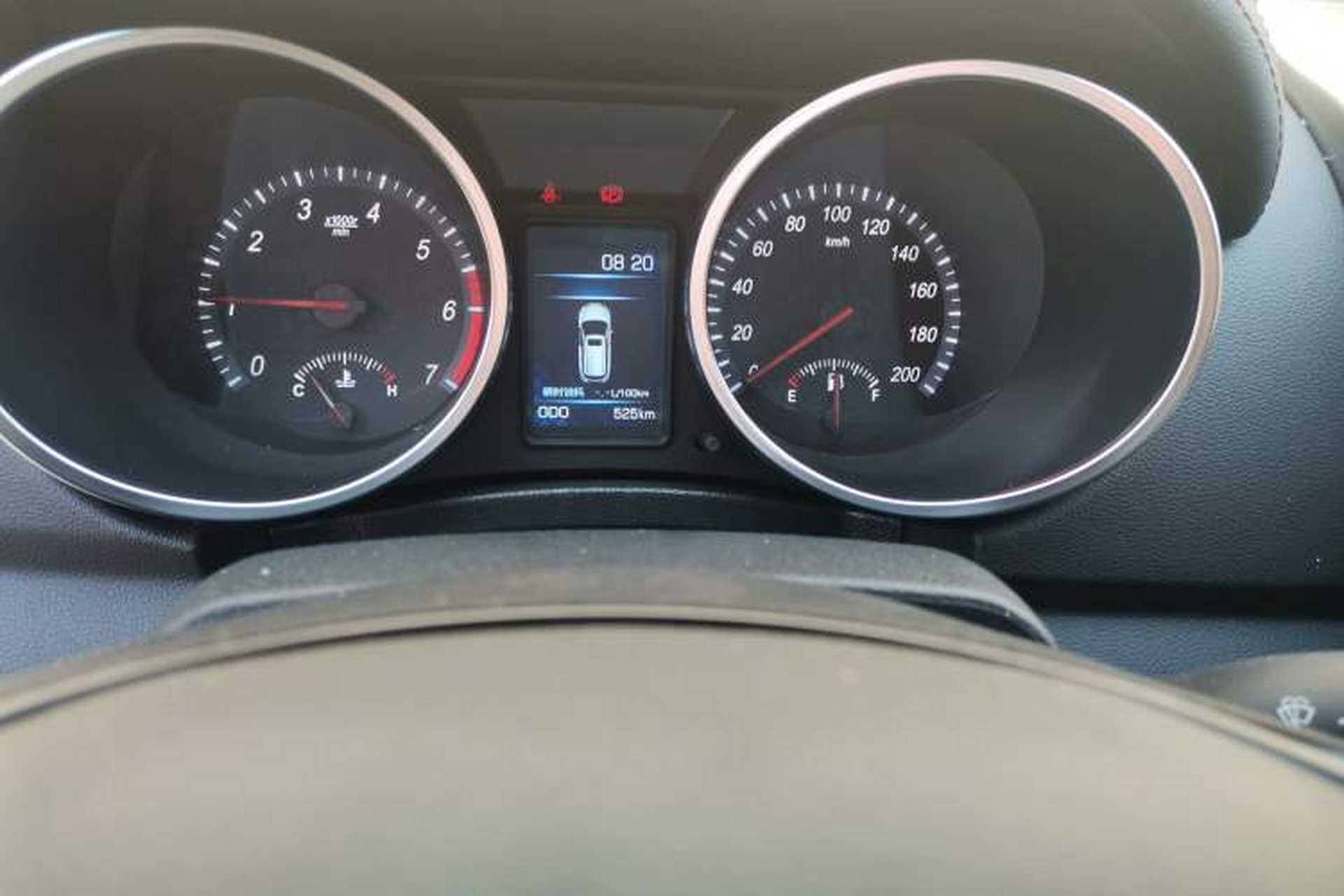 Used Huanghai N3 2019 2.4T Manual Two-Wheel Drive Sport Version China VI Standard 4K22D4T Odometer Close Up