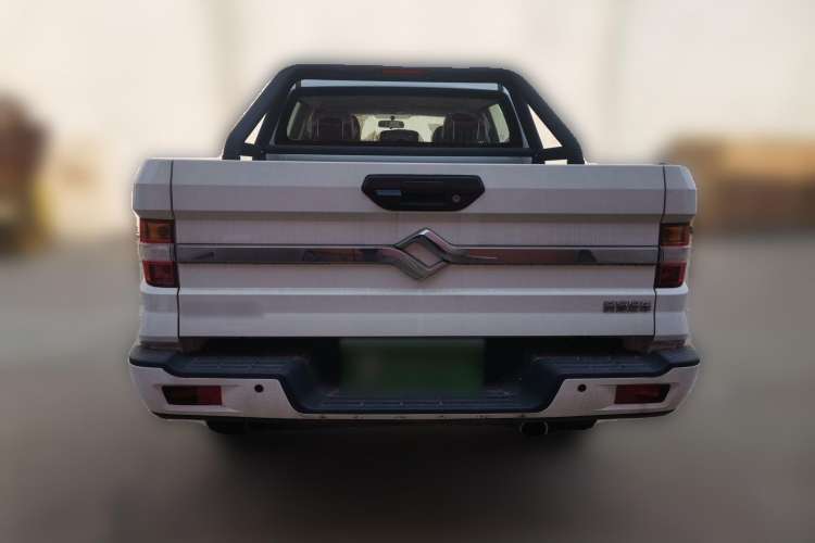 Used Huanghai N3 2019 2.4T Manual Two-Wheel Drive Sport Version China VI Standard 4K22D4T Rear