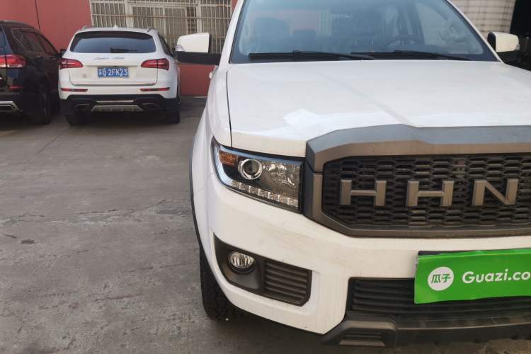 Used Huanghai N3 2019 2.4T Manual Two-Wheel Drive Sport Version China VI Standard 4K22D4T Right Front Headlight