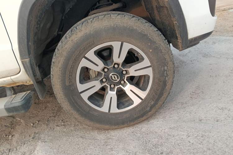 Used Huanghai N3 2019 2.4T Manual Two-Wheel Drive Sport Version China VI Standard 4K22D4T Right Front Wheel Hub