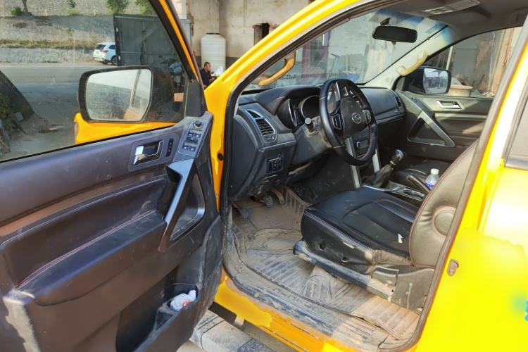 Used Huanghai N3 2019 2.4T Manual 4x4 Sport Edition China VI 4K22D4T Driver Seat