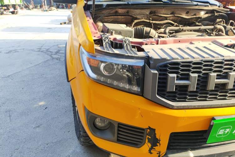 Used Huanghai N3 2019 2.4T Manual 4x4 Sport Edition China VI 4K22D4T Right Front Headlight