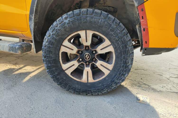 Used Huanghai N3 2019 2.4T Manual 4x4 Sport Edition China VI 4K22D4T Right Front Wheel Hub