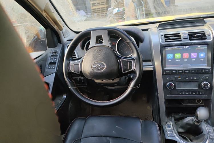 Used Huanghai N3 2019 2.4T Manual 4x4 Sport Edition China VI 4K22D4T Steering Wheel