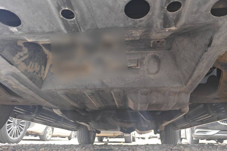 Used Huanghai Qisheng F1 2012 2.0L Two-Wheel-Drive Sport Edition Chassis Front