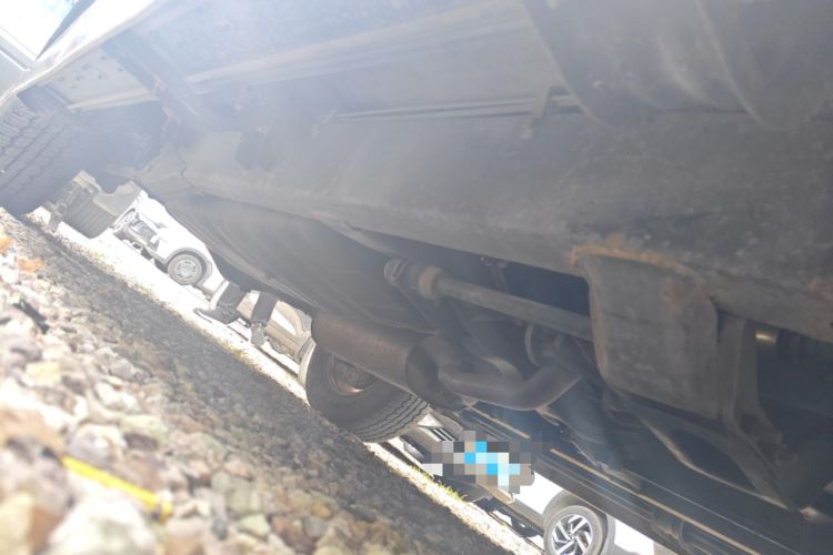 Used Huanghai Qisheng F1 2012 2.0L Two-Wheel-Drive Sport Edition Chassis Front Right