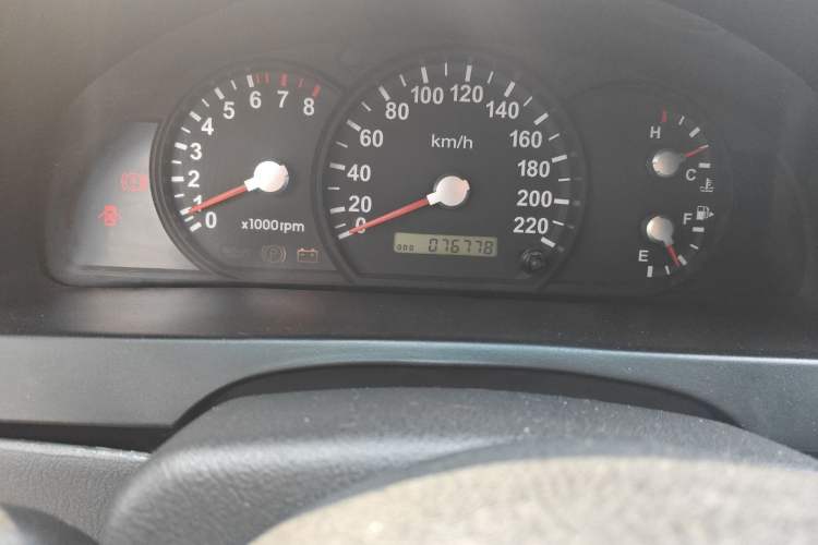 Used Huanghai Qisheng F1 2012 2.0L Two-Wheel-Drive Sport Edition Odometer Close Up