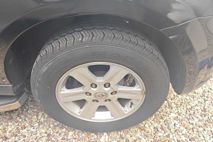 Used Huanghai Qisheng F1 2012 2.0L Two-Wheel-Drive Sport Edition Right Front Wheel Hub