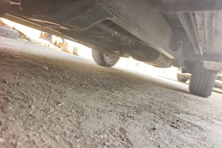 Used Huanghai Qisheng F1 2009 2.0L Two-Wheel Drive DD6460D Chassis Front Left