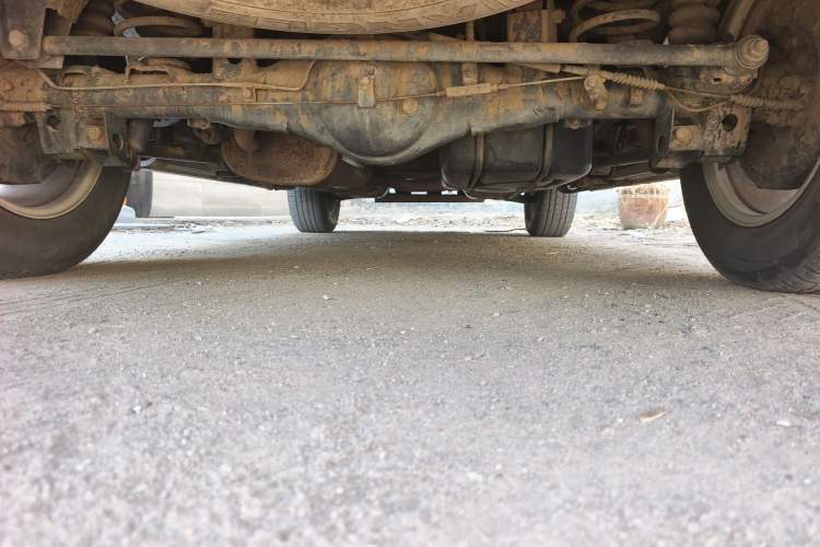 Used Huanghai Qisheng F1 2009 2.0L Two-Wheel Drive DD6460D Chassis Rear