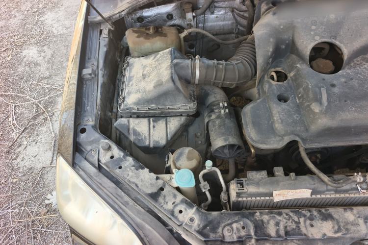 Used Huanghai Qisheng F1 2009 2.0L Two-Wheel Drive DD6460D Engine Bay Right