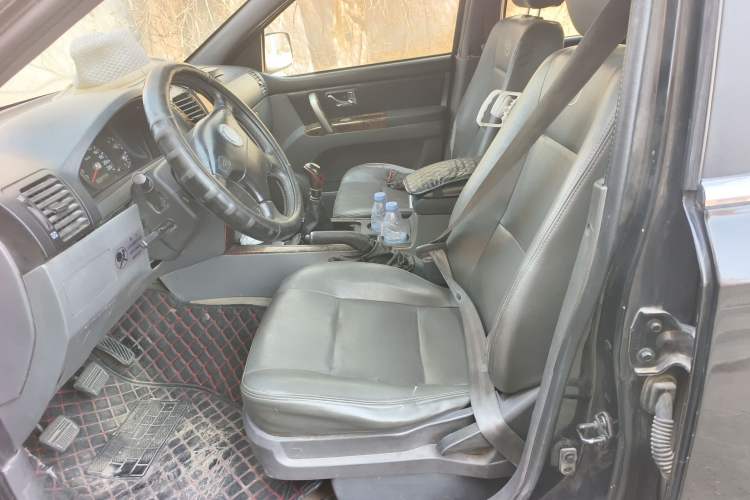 Used Huanghai Qisheng F1 2009 2.0L Two-Wheel Drive DD6460D Left Front Seat