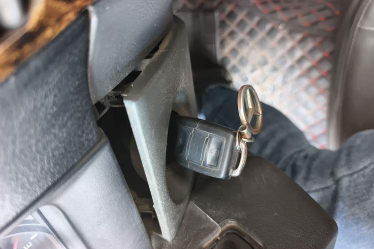 Used Huanghai Qisheng F1 2009 2.0L Two-Wheel Drive DD6460D Vehicle Key