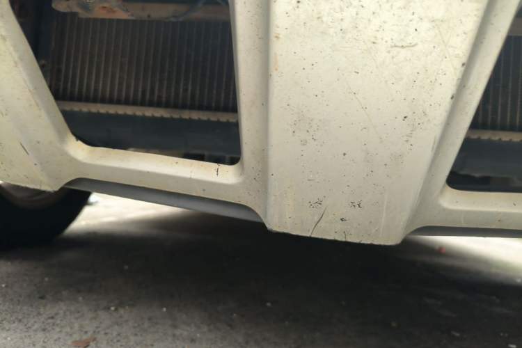 Used Huanghai Qisheng F1 2009 2.4L Two-Wheel Drive DD6470 Chassis Front