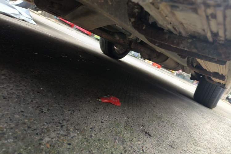 Used Huanghai Qisheng F1 2009 2.4L Two-Wheel Drive DD6470 Chassis Front Left