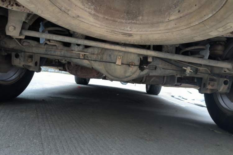 Used Huanghai Qisheng F1 2009 2.4L Two-Wheel Drive DD6470 Chassis Rear