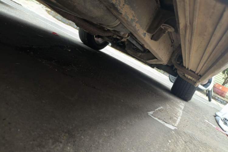 Used Huanghai Qisheng F1 2009 2.4L Two-Wheel Drive DD6470 Chassis Rear Right