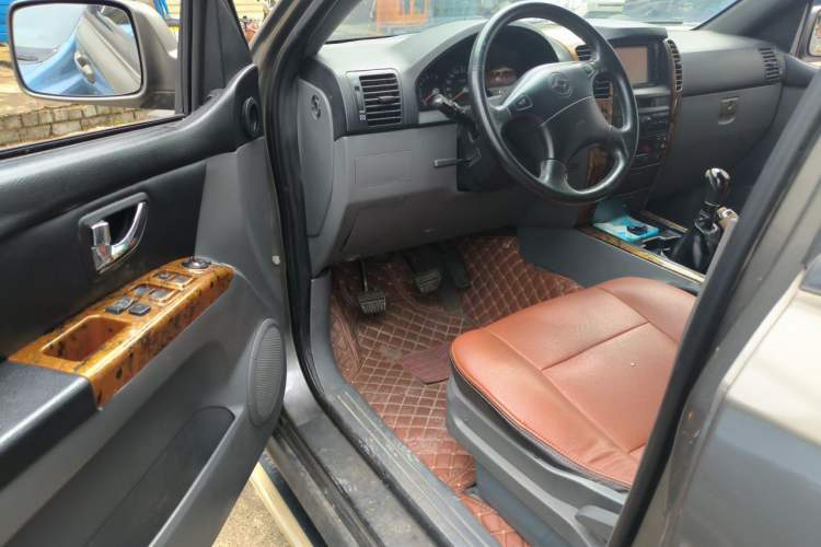 Used Huanghai Qisheng F1 2009 2.4L Two-Wheel Drive DD6470 Driver Seat