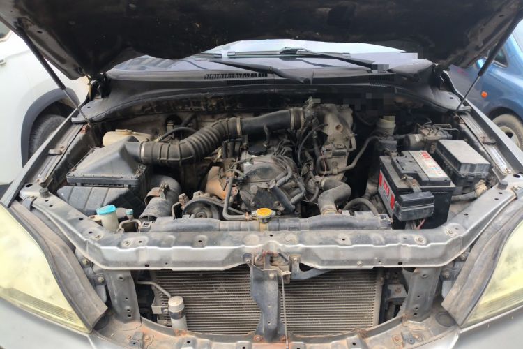 Used Huanghai Qisheng F1 2009 2.4L Two-Wheel Drive DD6470 Engine Bay