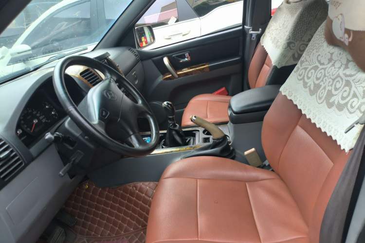 Used Huanghai Qisheng F1 2009 2.4L Two-Wheel Drive DD6470 Left Front Seat