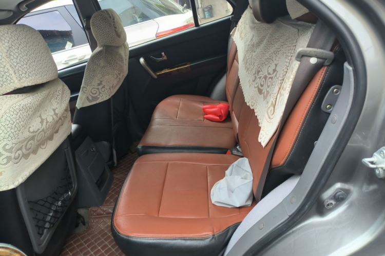 Used Huanghai Qisheng F1 2009 2.4L Two-Wheel Drive DD6470 Left Rear Seat