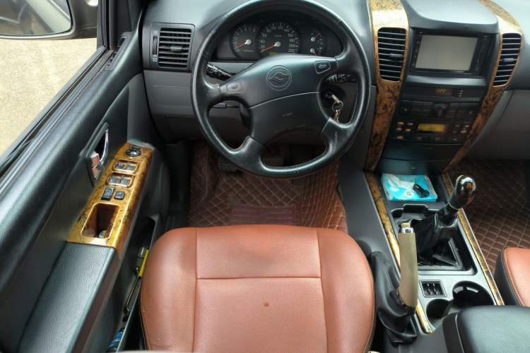 Used Huanghai Qisheng F1 2009 2.4L Two-Wheel Drive DD6470 Steering Wheel
